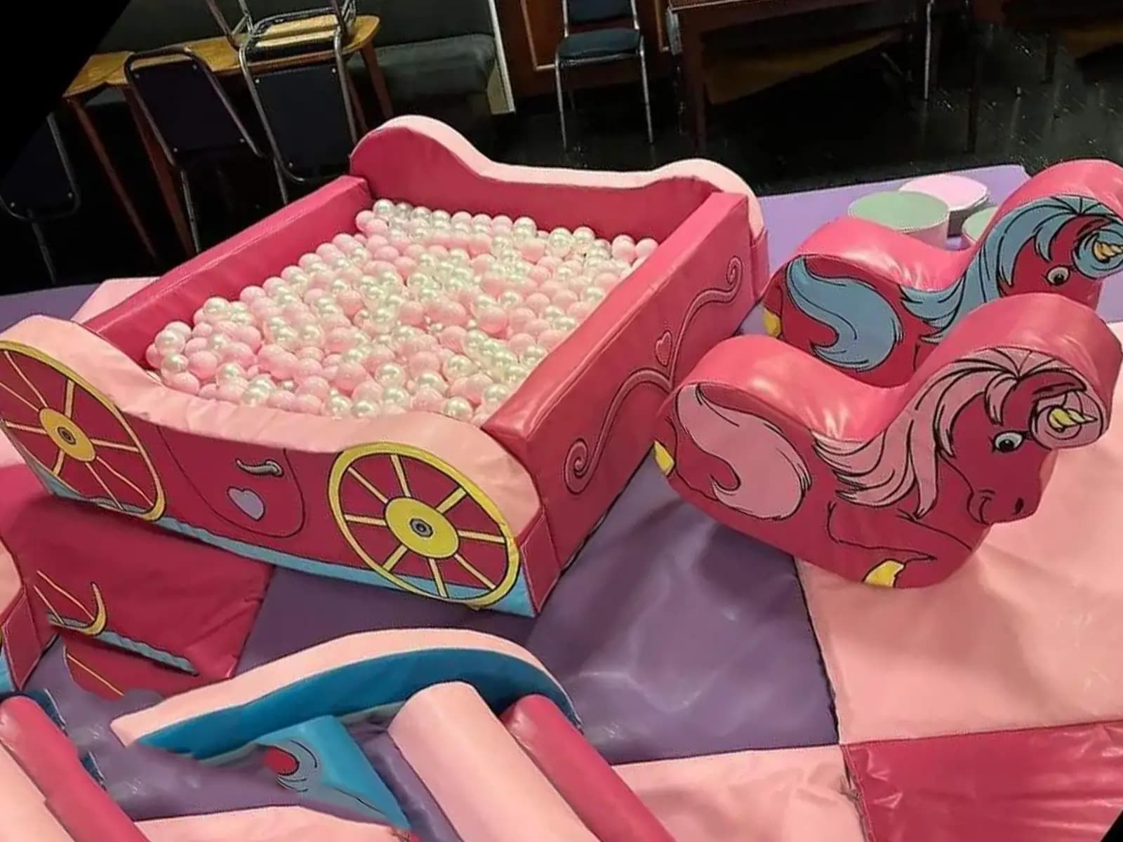 Carriage Ball Pool & Hoppers