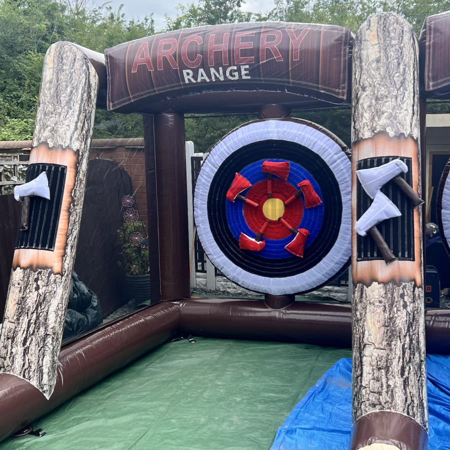 Axe / Archery Throwing Game action shot 2