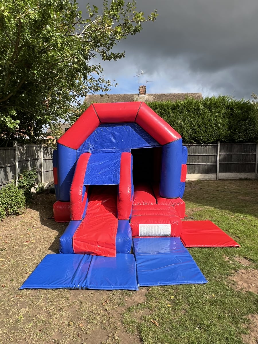Combi Disco Castle Red & Blue action shot 2